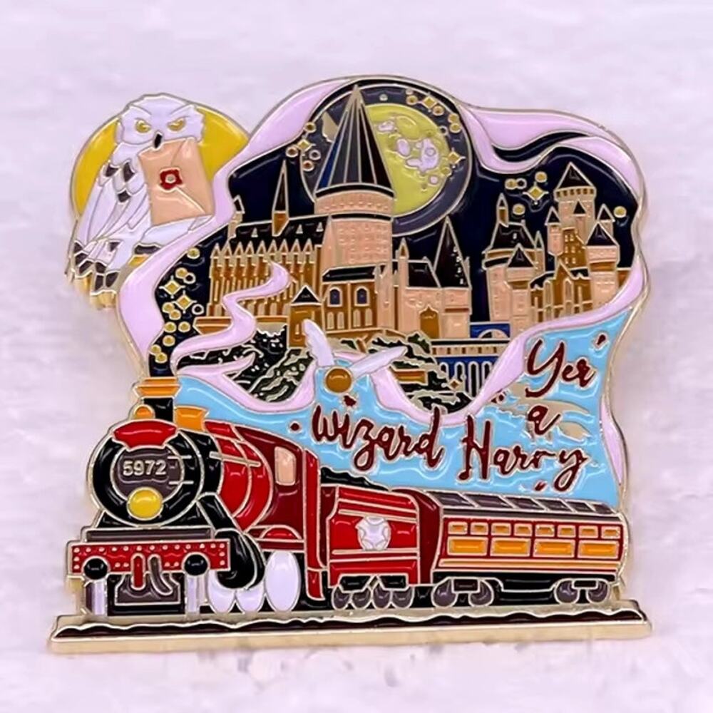 Harry Potter Hogwarts BIG Enamel Pin 238-1